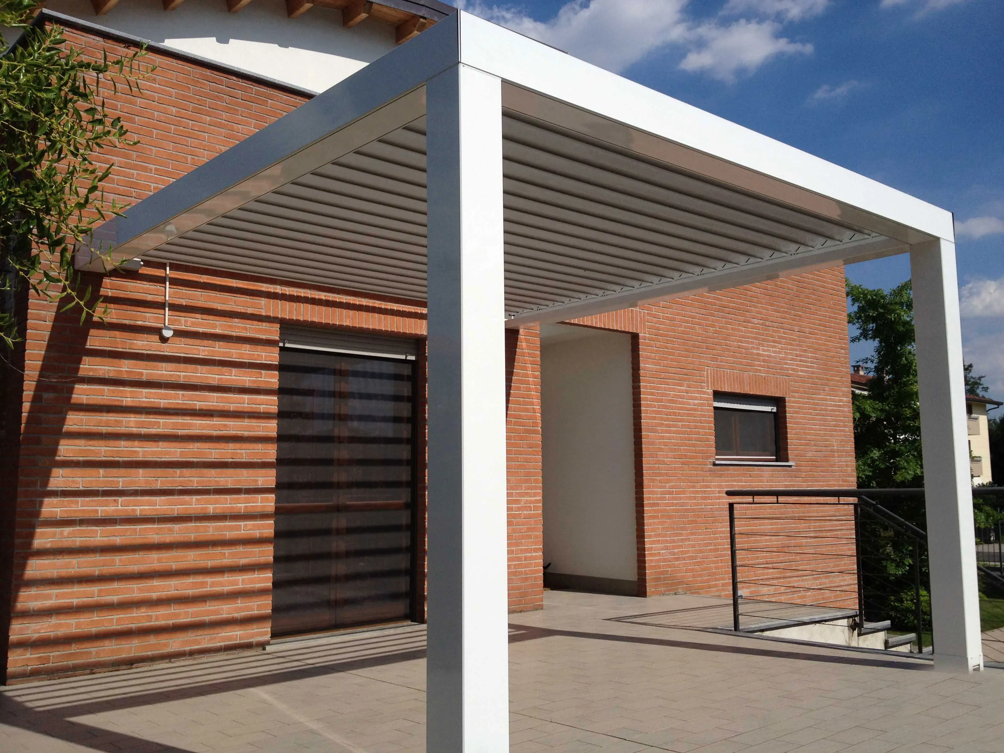 bioklimaticka_lamelova_naklapacia_pergola_mira2_3