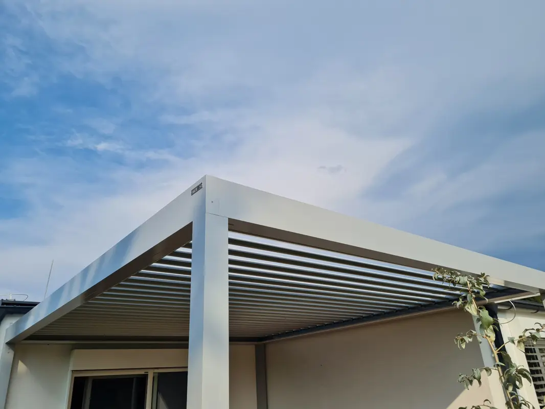 luxusna-pergola-na-zahradu-pergomi